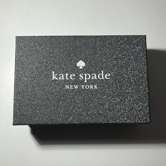 Kate Spade Morgan Bow Wallet - Picture 10 of 10